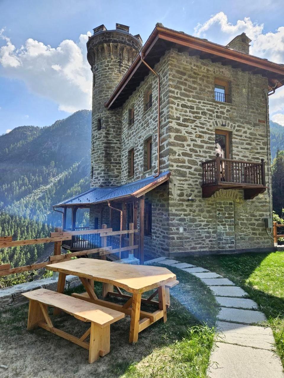Il Castello Nel Bosco, Appartamento Torrente Champorcher Exterior foto