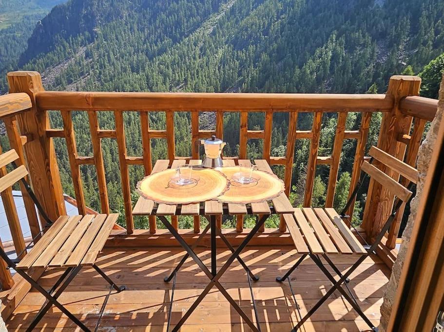 Il Castello Nel Bosco, Appartamento Torrente Champorcher Exterior foto